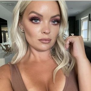 EUC! Miranda Frye's "Delilah" Hoop in Yellow Gold!